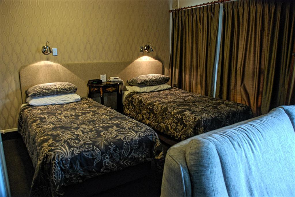 המילטון Fountain City Motor Inn חדר תמונה