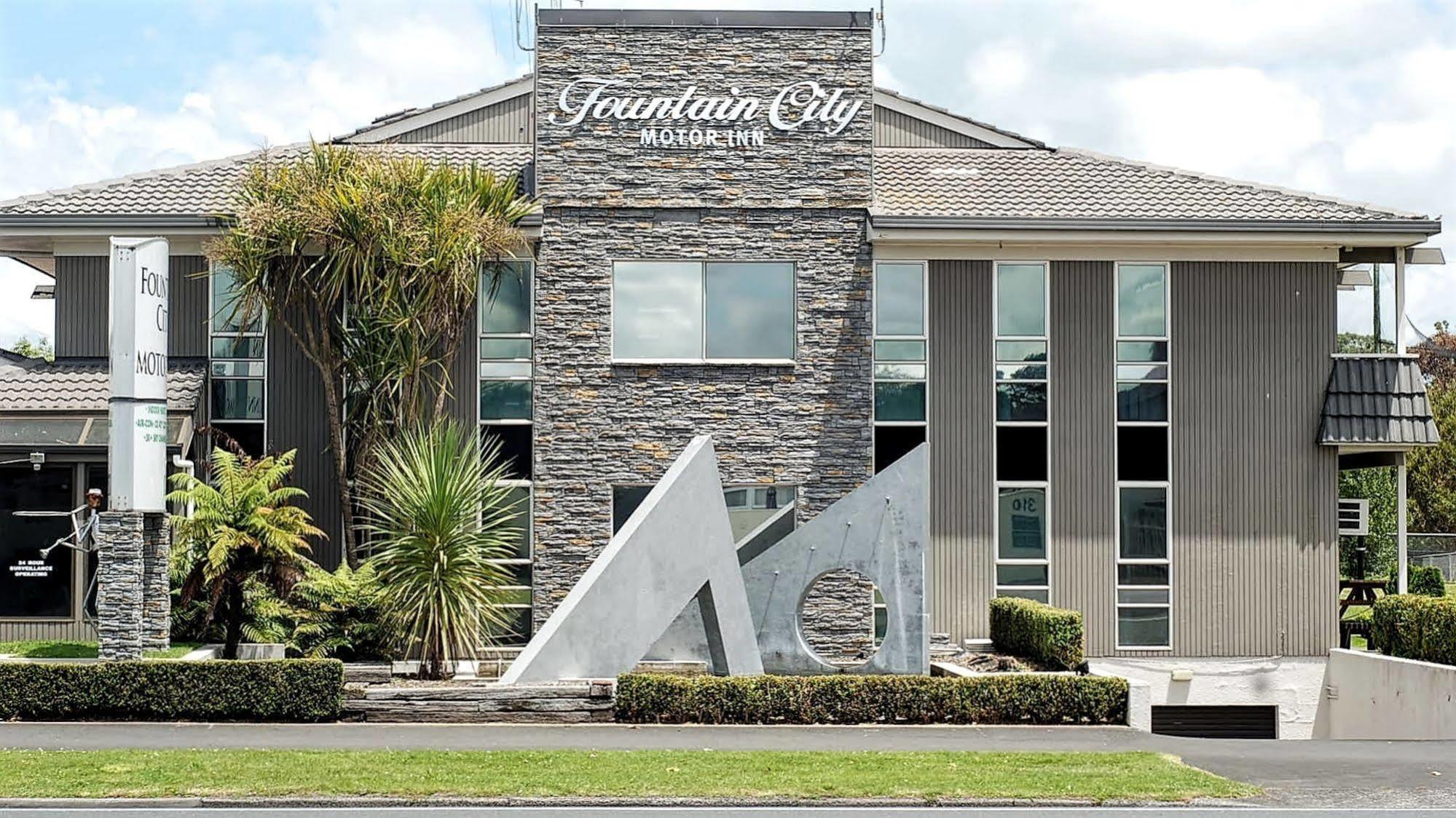המילטון Fountain City Motor Inn מראה חיצוני תמונה