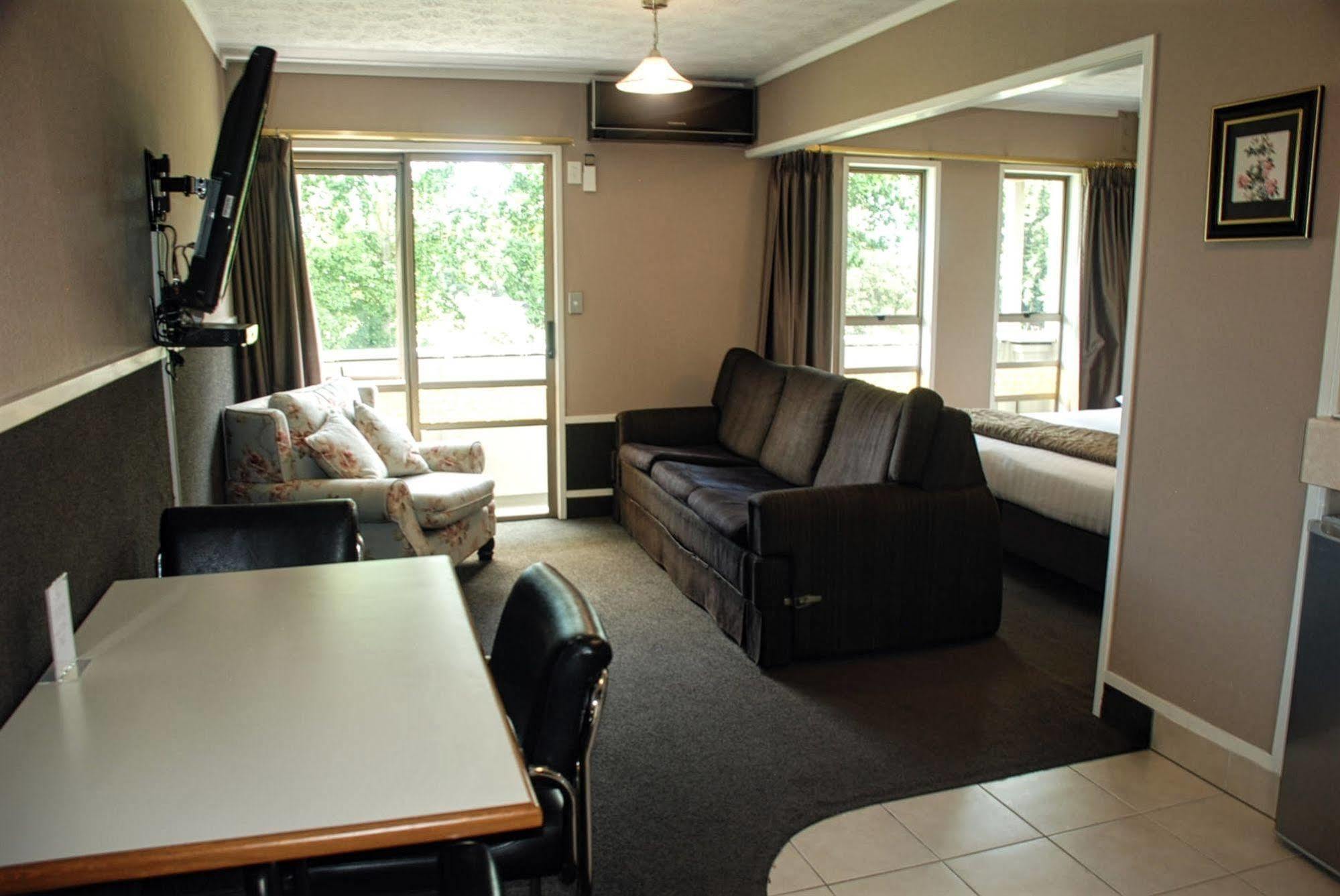 המילטון Fountain City Motor Inn מראה חיצוני תמונה